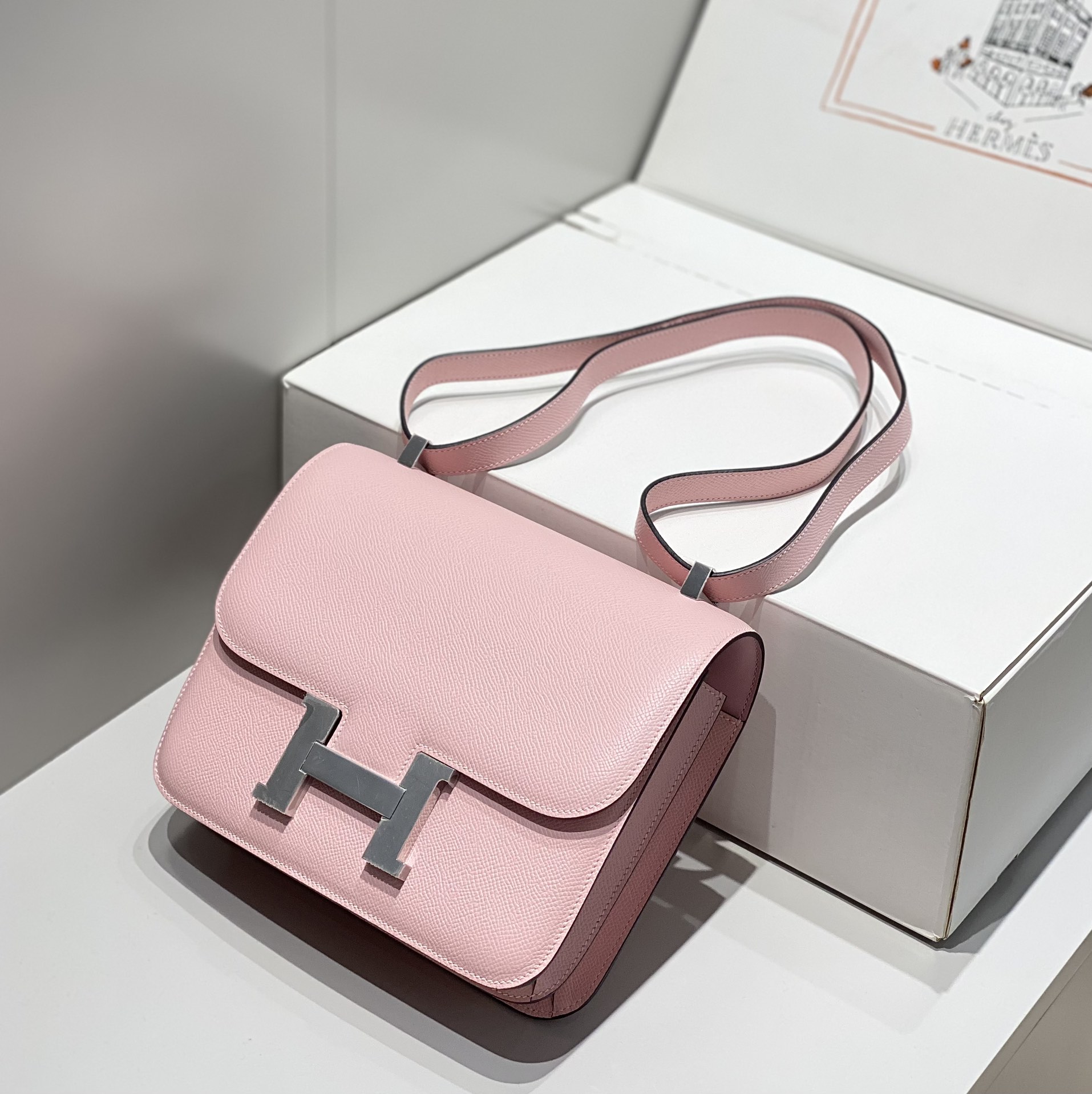 Hermes Constance 24cm Shoulder Bag In Light Pink Epsom Leather